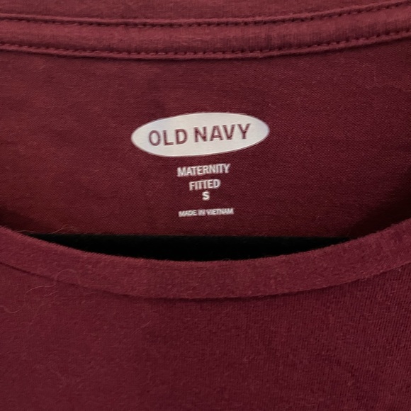 Lot of three Old Navy maternity shirts. - Picture 13 of 14